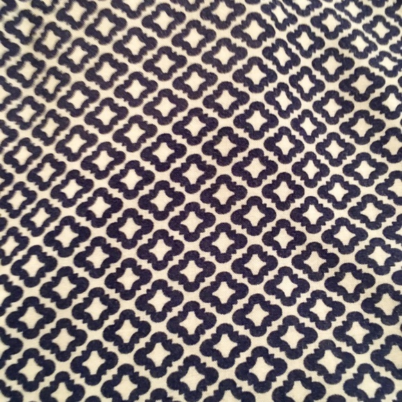 H&M Flowy Pants Size L - Picture 2 of 4